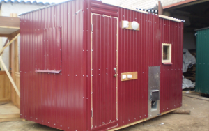 Крыша бани из профнастила Баня из профнастила