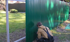 Крепление профнастила Крепление профнастила